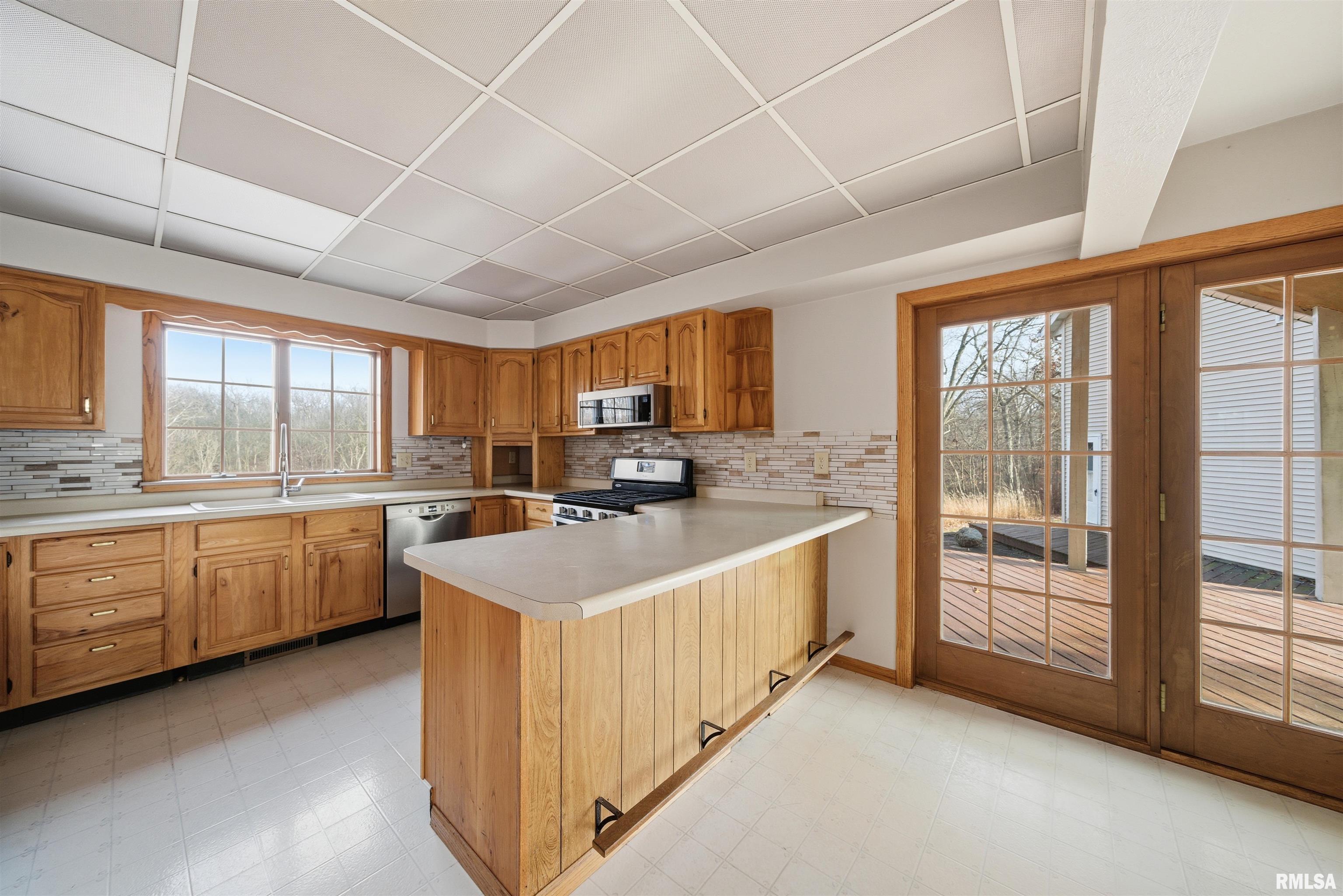 2075 Zion Oaks Road Pekin, IL 61554 - Photo 18 of 71 Gallery Image 18