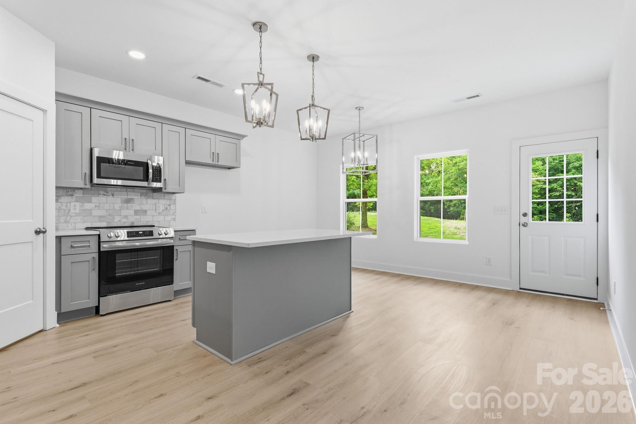 2021 Hart Road Charlotte, NC 28214 - Photo 5 of 22