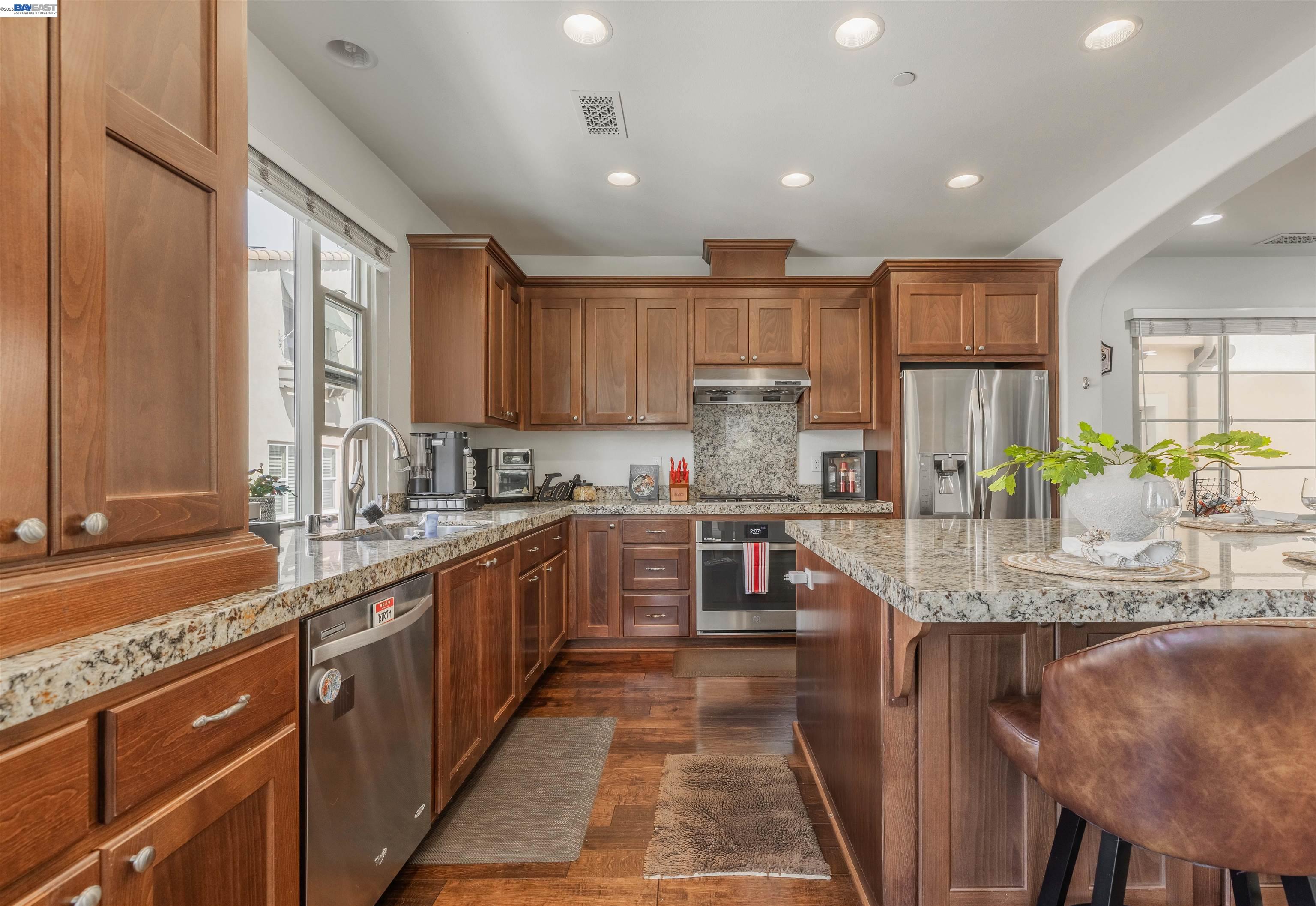 908 Smith Lane Milpitas, CA 95035 - Photo 7 of 38