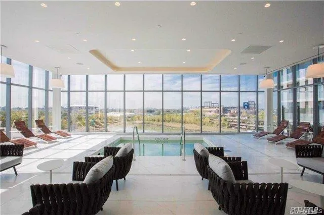 $3,500 | 131-03 40 Road, Unit PH1Y | Flushing