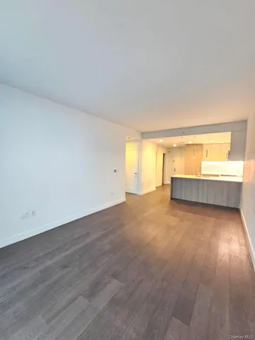 $3,500 | 131-03 40 Road, Unit PH1Y | Flushing