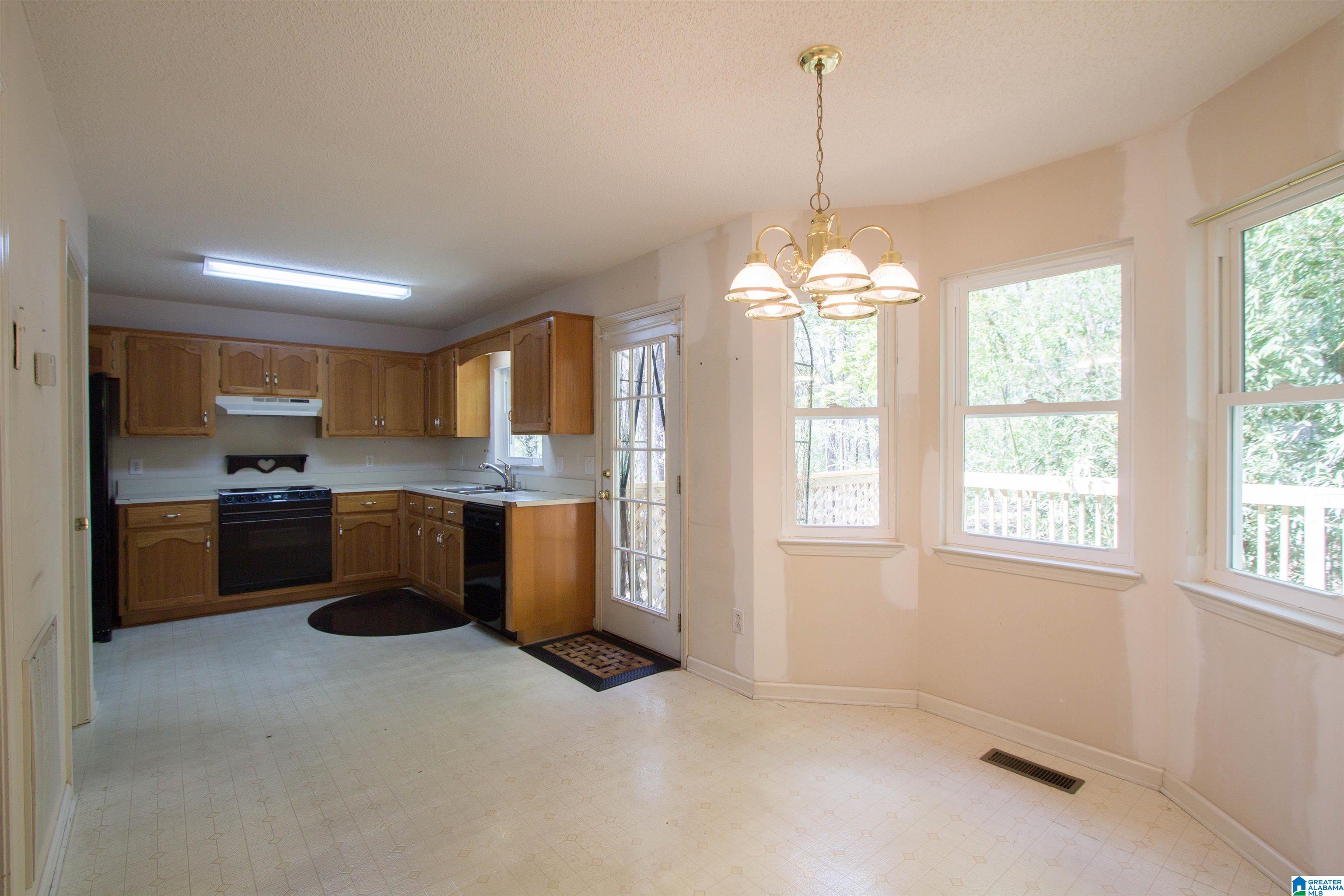 1271 Mission Hills Road Alabaster, AL 35007 - Photo 12 of 58