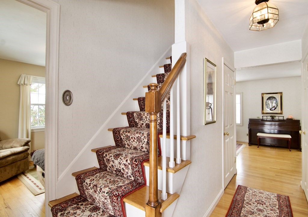 42 Ridge Road East Longmeadow, MA 01028 - Photo 3 of 39 Gallery Image 3