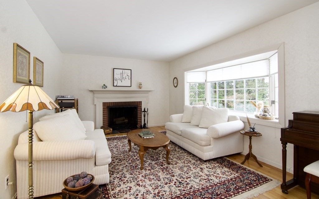 42 Ridge Road East Longmeadow, MA 01028 - Photo 5 of 39 Gallery Image 5