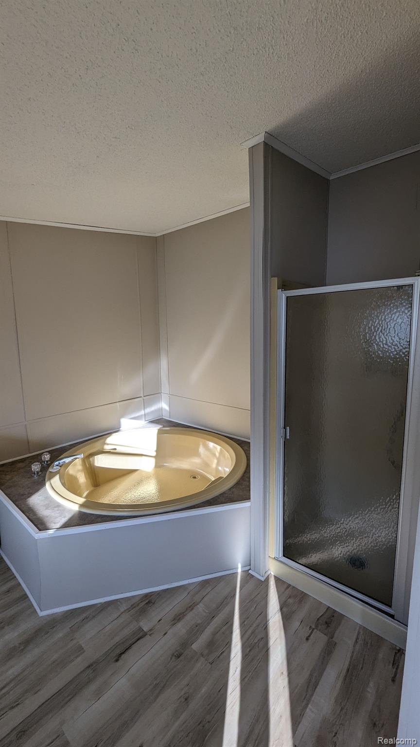 6227 Kenbrook Road Lansing, MI 48911 - Photo 10 of 24 PRIMARY BATHROOM