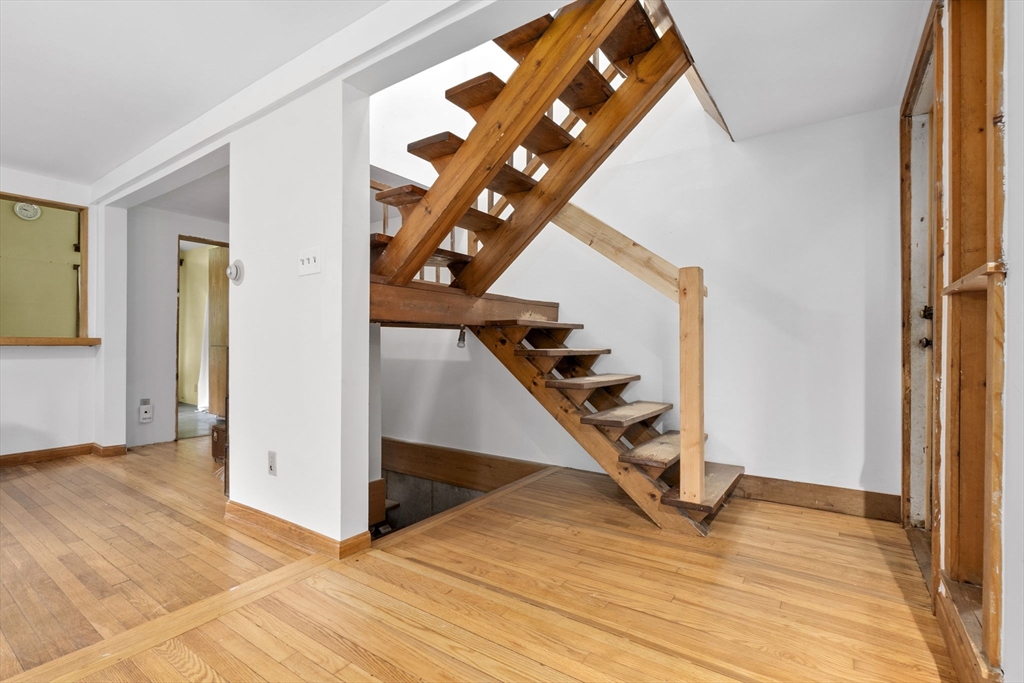 177 Topsfield Road Ipswich, MA 01938 - Photo 13 of 24