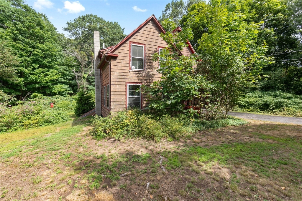 177 Topsfield Road Ipswich, MA 01938 - Photo 2 of 24