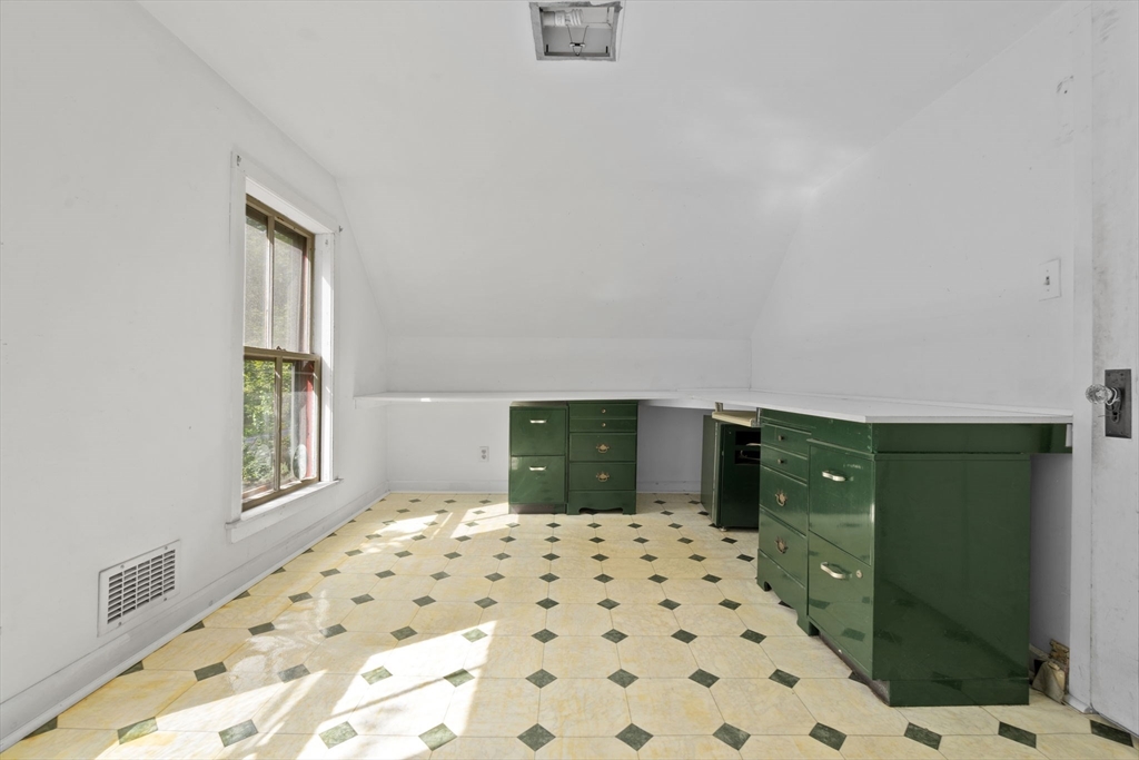 177 Topsfield Road Ipswich, MA 01938 - Photo 22 of 24