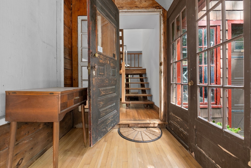 177 Topsfield Road Ipswich, MA 01938 - Photo 3 of 24