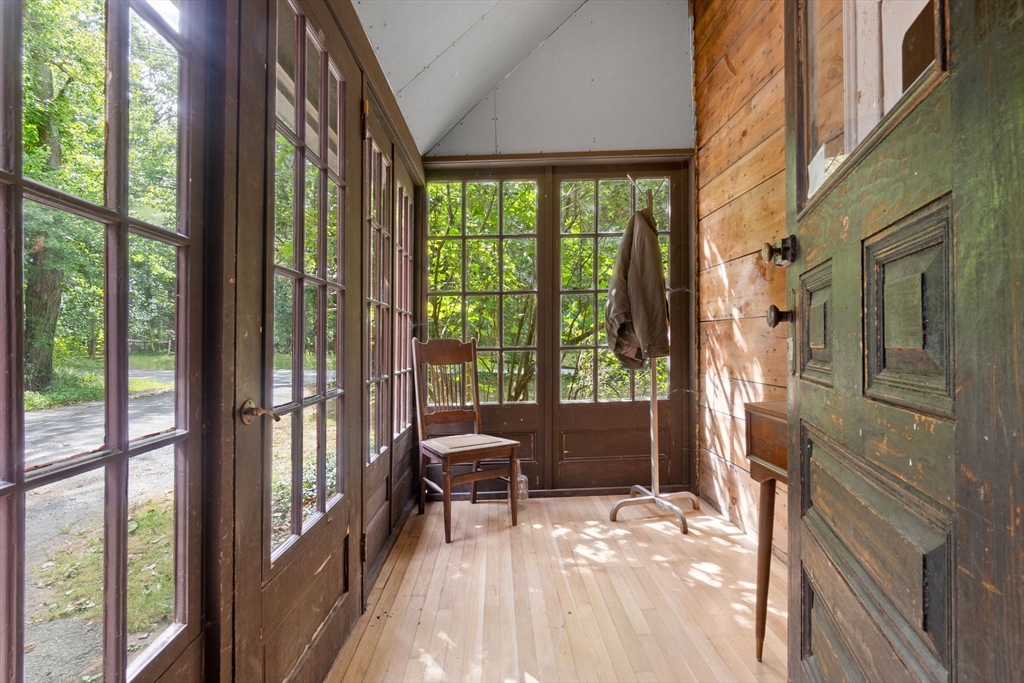 177 Topsfield Road Ipswich, MA 01938 - Photo 4 of 24