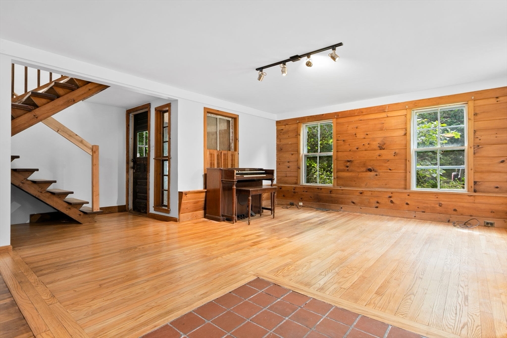 177 Topsfield Road Ipswich, MA 01938 - Photo 6 of 24