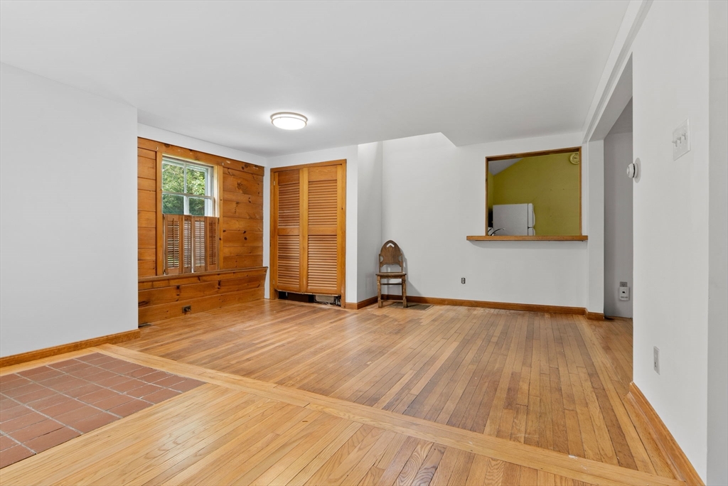 177 Topsfield Road Ipswich, MA 01938 - Photo 9 of 24