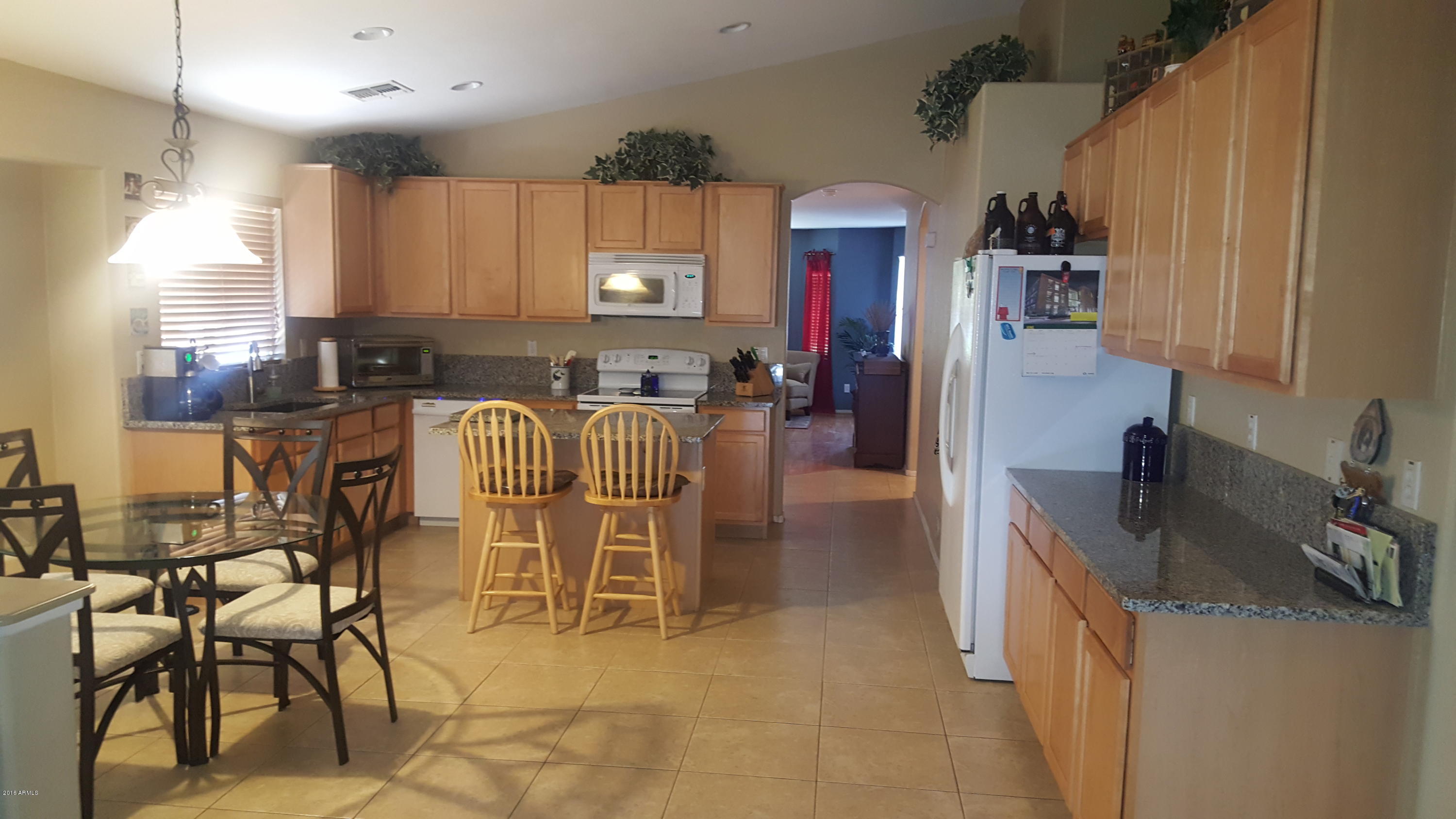 2129 West Carter Road Phoenix, AZ 85041 - Photo 7 of 20 20160603_121512