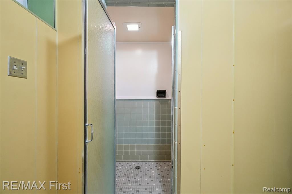 22400 Kelly Road Eastpointe, MI 48021 - Photo 22 of 36 Gallery Image 22