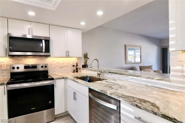 $1,700 | 1515 Southwest 47th Terrace, Unit 104, Cape Coral, FL 33914