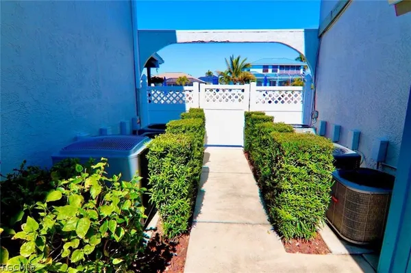 $1,700 | 1515 Southwest 47th Terrace, Unit 104, Cape Coral, FL 33914