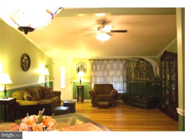 440 Ranee Loop Bear, DE 19701 - Photo 2 of 13 Living Room
