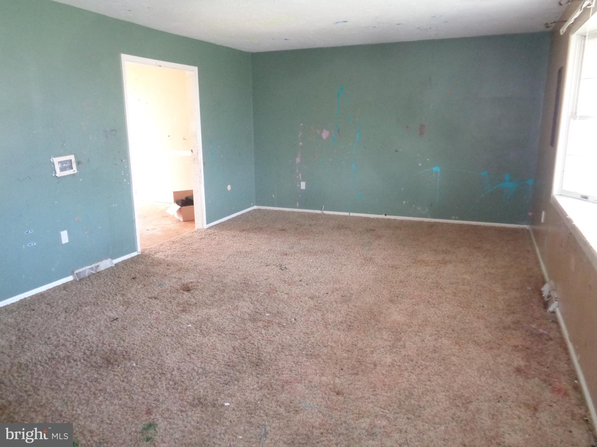 28 Carriage Road Palmyra, PA 17078 - Photo 2 of 18 Living Room