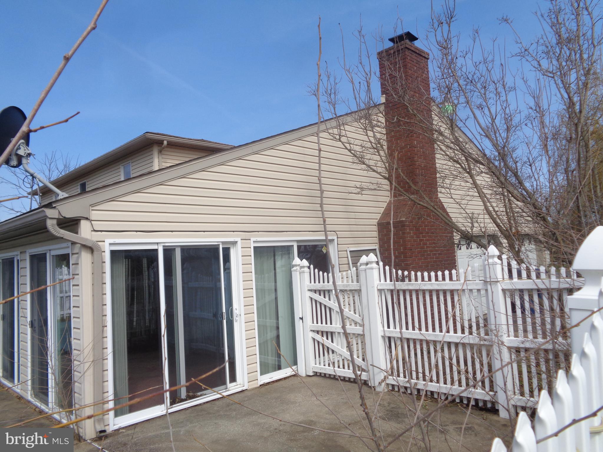 28 Carriage Road Palmyra, PA 17078 - Photo 15 of 18 Left Side