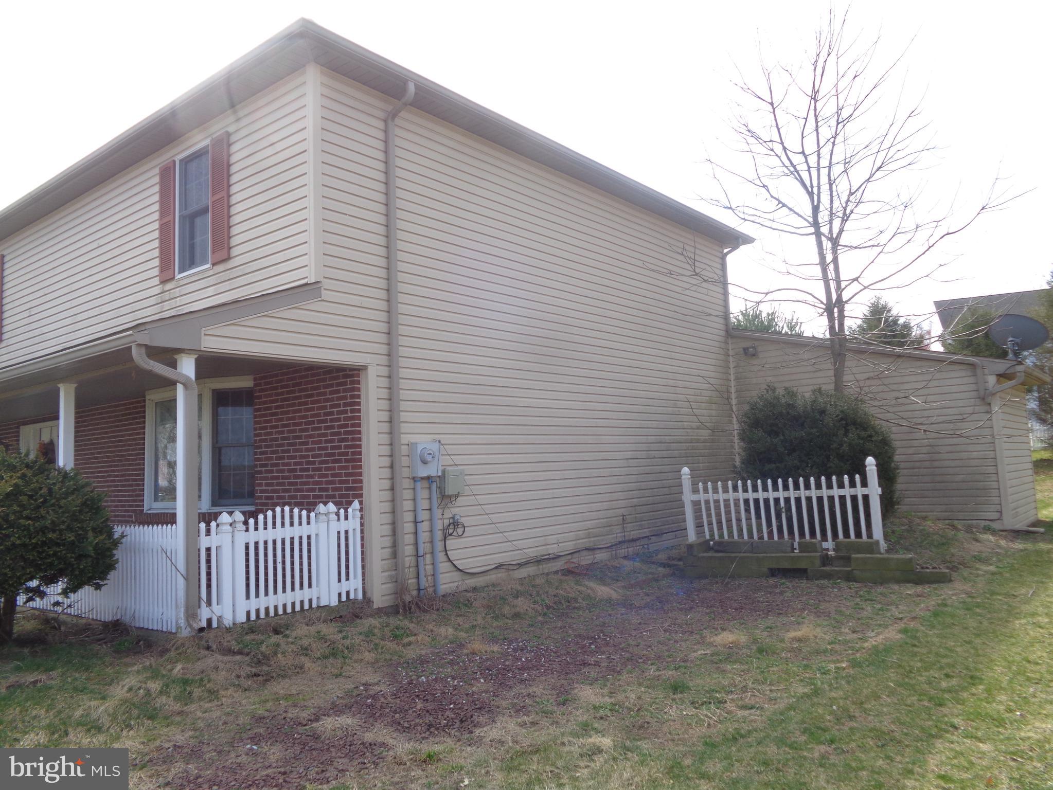 28 Carriage Road Palmyra, PA 17078 - Photo 18 of 18 Right Side