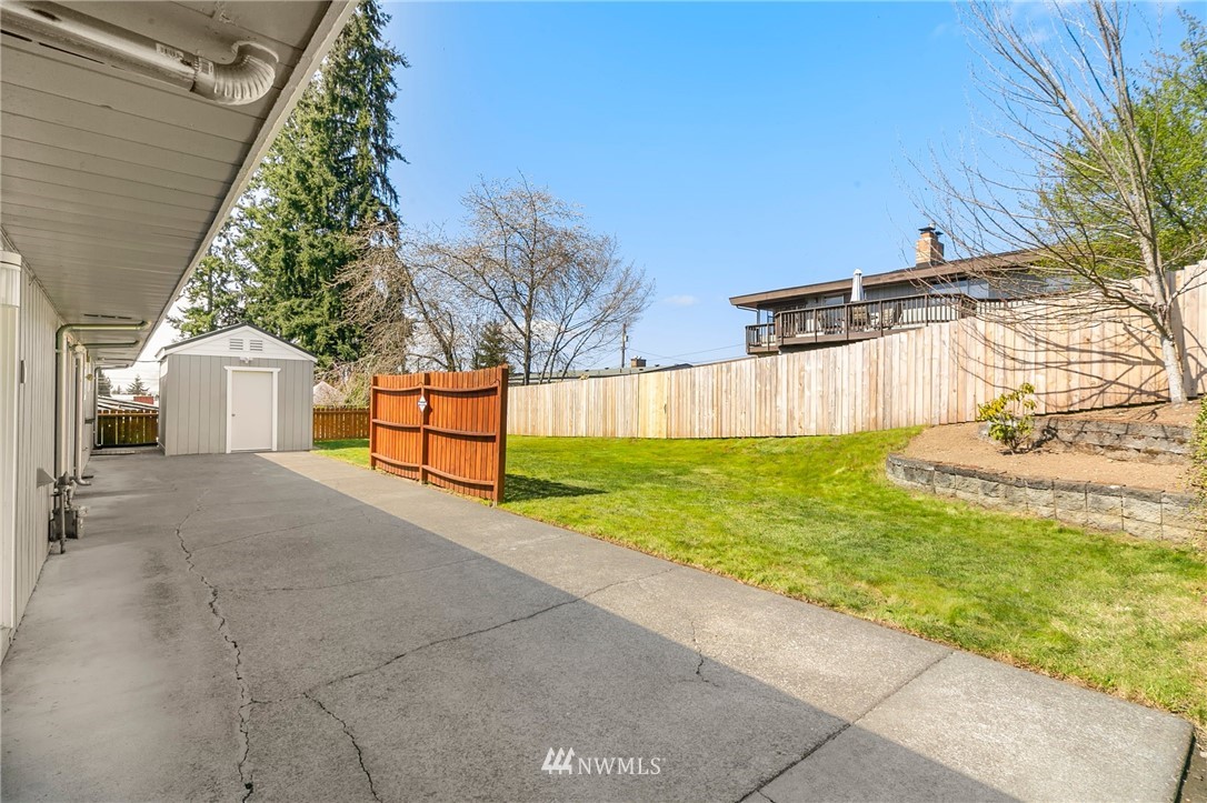 3322 Northeast 10th Place Renton, WA 98056 - Photo 18 of 21