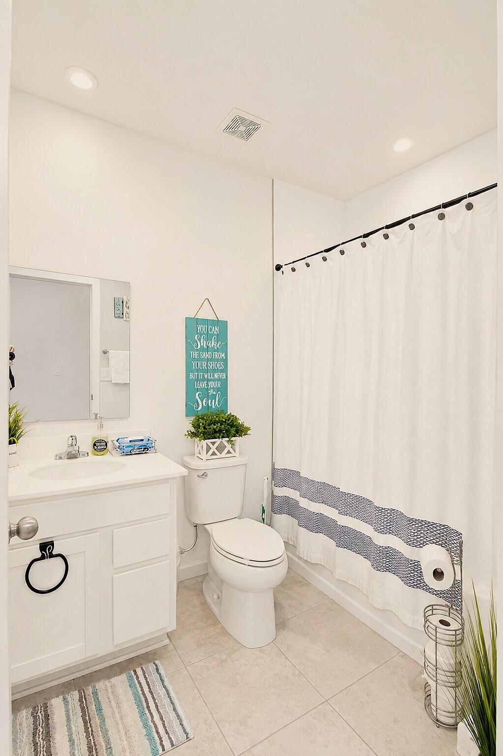 274 Raspberry Road Fort Pierce, FL 34981 - Photo 10 of 33 Bathroom