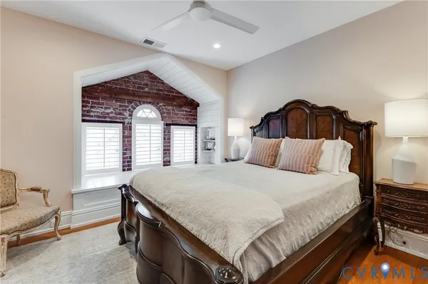 a view of house with a yard