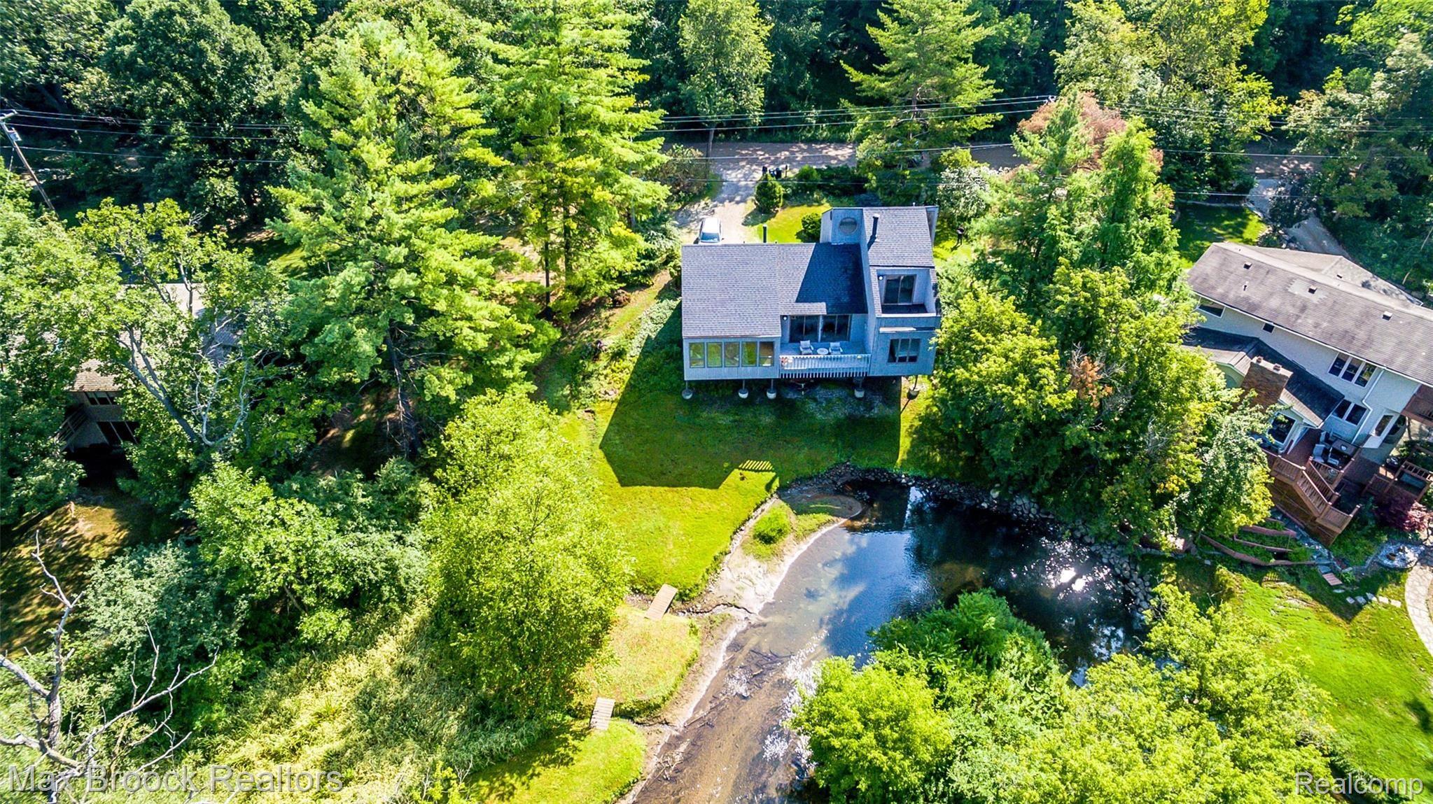 5724 North Livernois Road Rochester, MI 48306 - Photo 44 of 52 DJI_0075.jpg