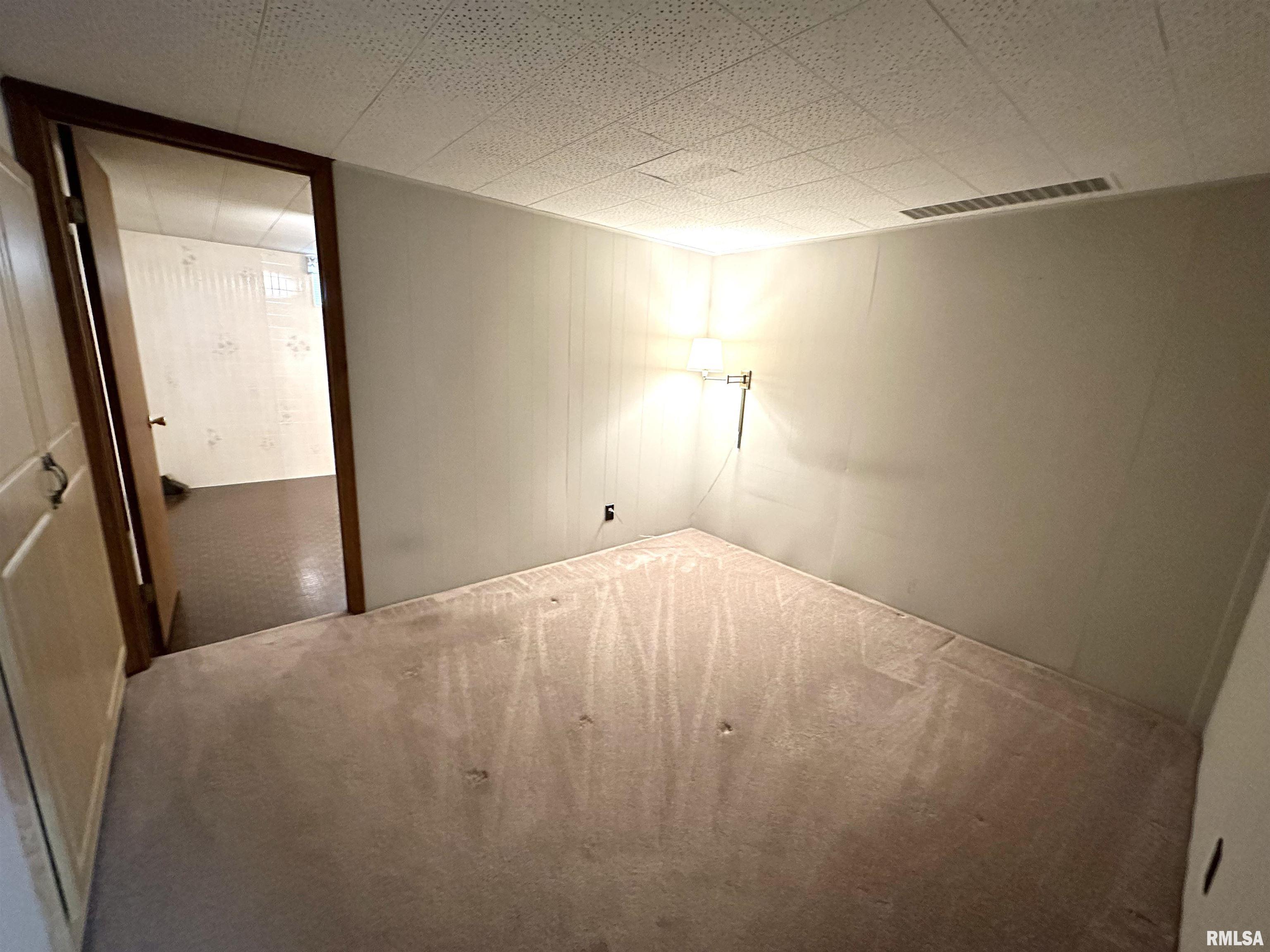2037 Ross Road Centralia, IL 62801 - Photo 14 of 15