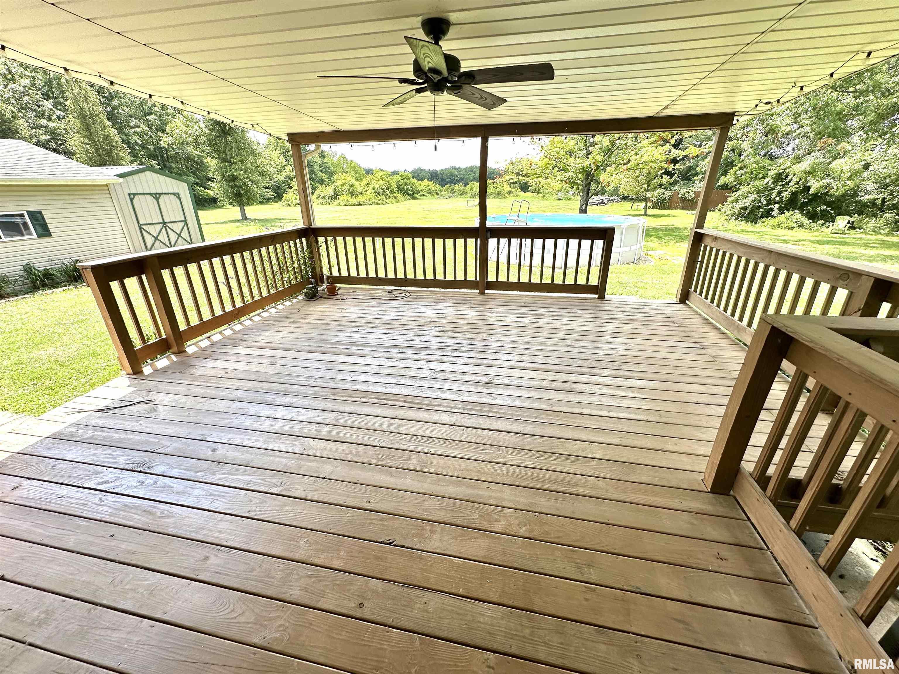 2037 Ross Road Centralia, IL 62801 - Photo 2 of 15