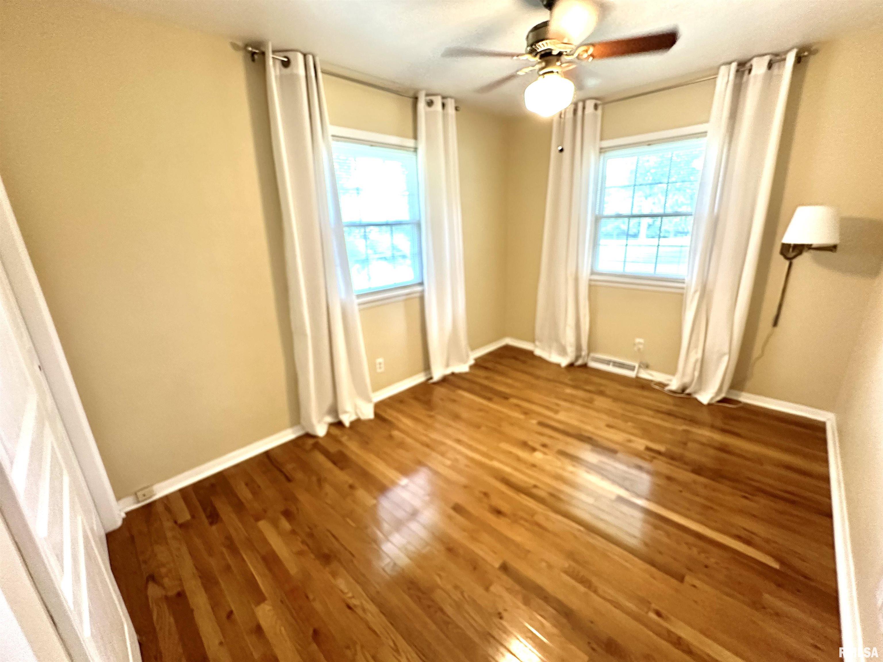 2037 Ross Road Centralia, IL 62801 - Photo 8 of 15