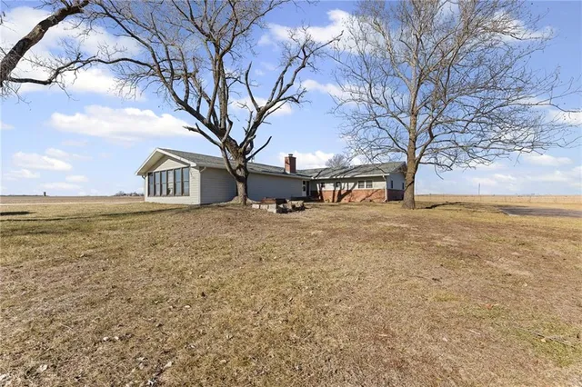 $425,000 | 2861 Highway 54, Moran, KS 66755
