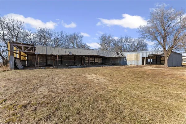 $388,500 | 2861 Highway 54, Moran, KS 66755