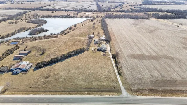 $425,000 | 2861 Highway 54, Moran, KS 66755