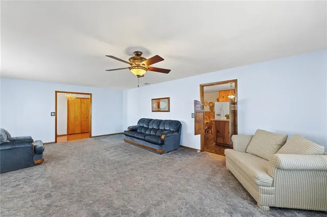 $425,000 | 2861 Highway 54, Moran, KS 66755