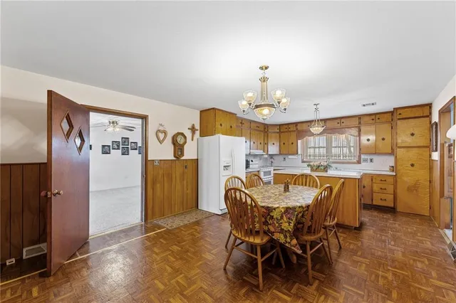 $425,000 | 2861 Highway 54, Moran, KS 66755