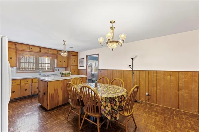 $425,000 | 2861 Highway 54, Moran, KS 66755