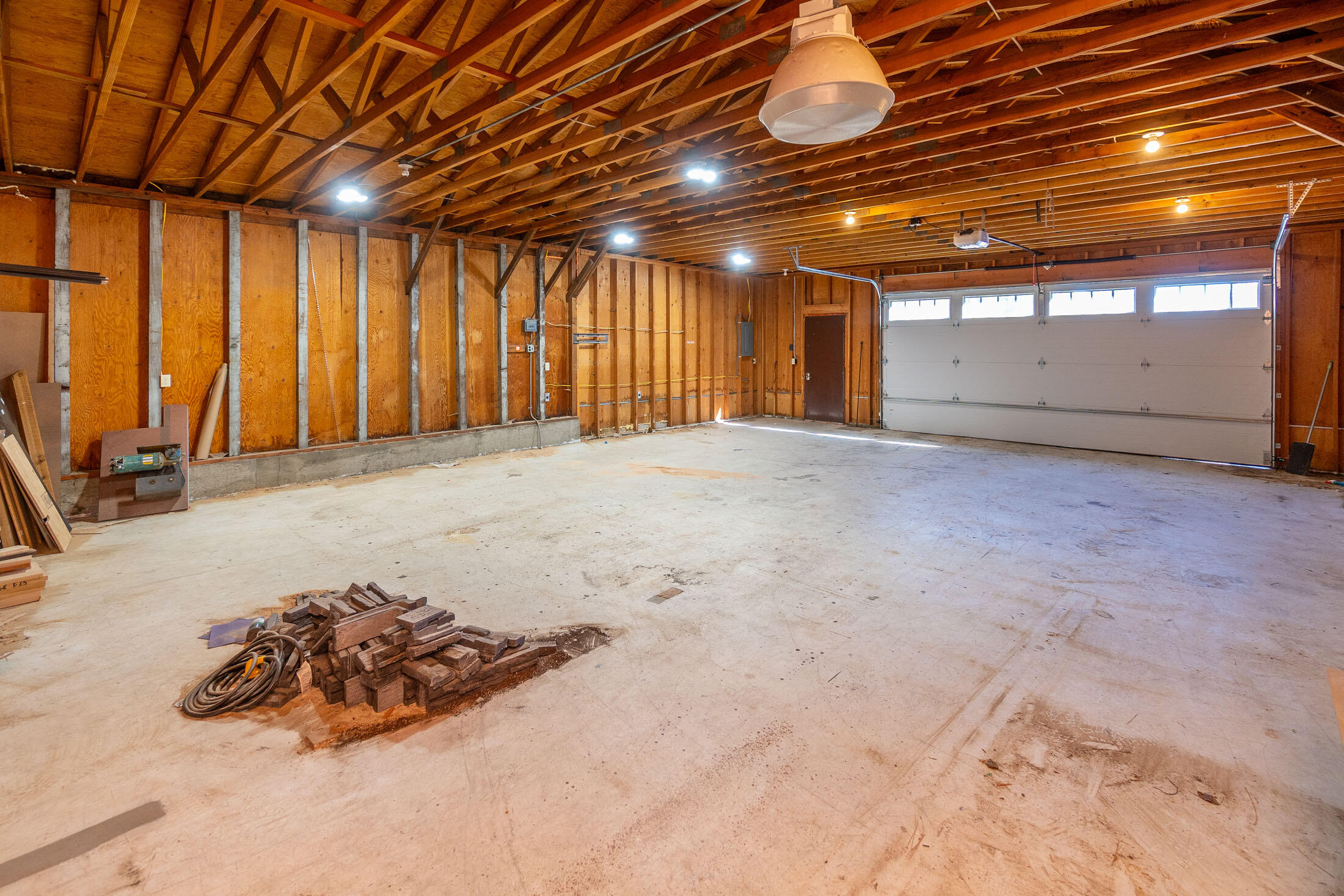 61151 Parrell Road Bend, OR 97702 - Photo 32 of 47 1367 sqft detached shop/garage