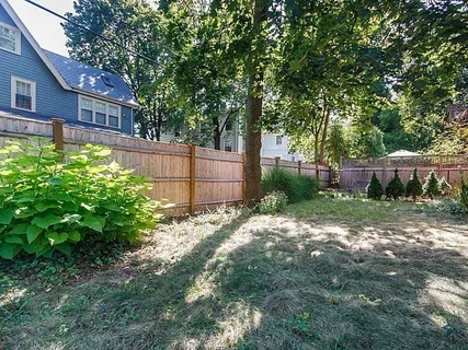 $4,000 | 28 Lee Street, Unit 6, Cambridge, MA 02139