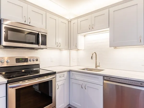 $4,000 | 28 Lee Street, Unit 6, Cambridge, MA 02139