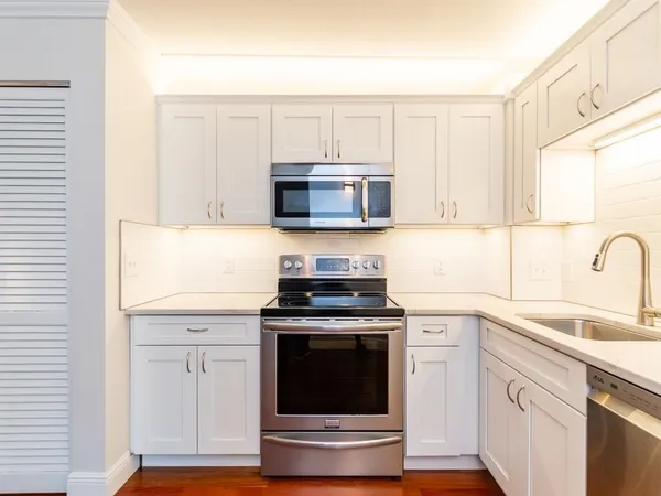 $4,000 | 28 Lee Street, Unit 6, Cambridge, MA 02139