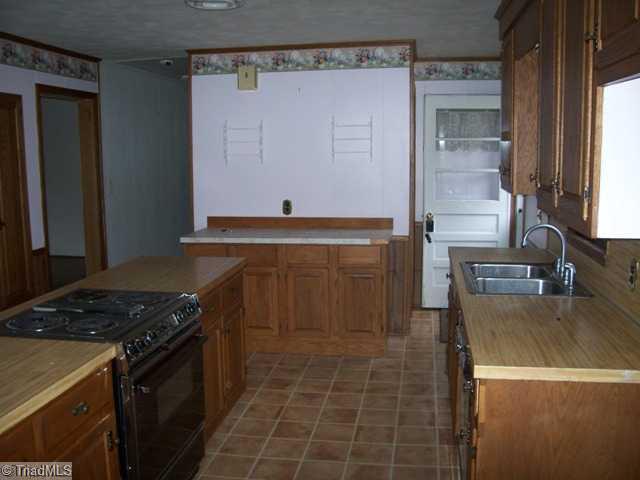 2412 Frye Bridge Road Clemmons, NC 27012 - Photo 2 of 9 Kitchen.