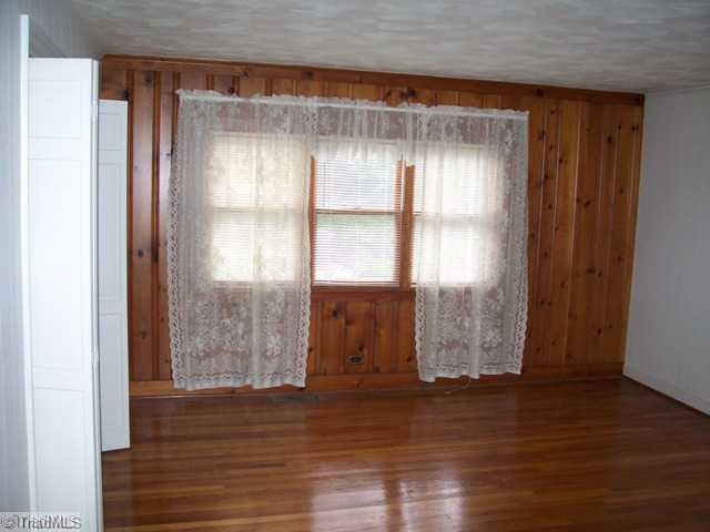 2412 Frye Bridge Road Clemmons, NC 27012 - Photo 4 of 9 Dining Room.