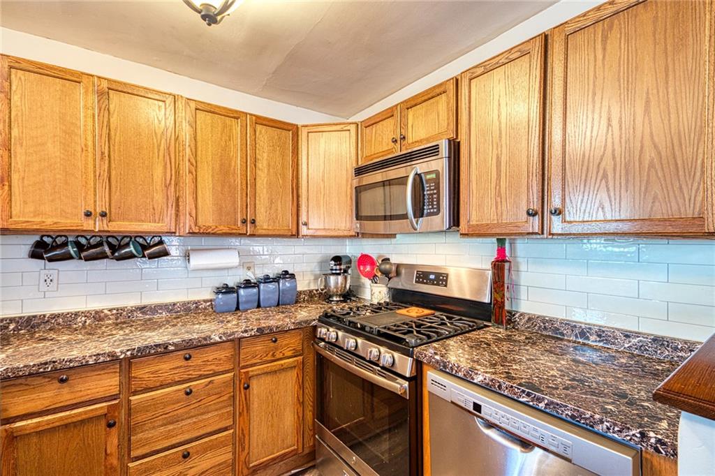 116 Bartley Road Pittsburgh, PA 15241 - Photo 6 of 25 Gallery Image 6