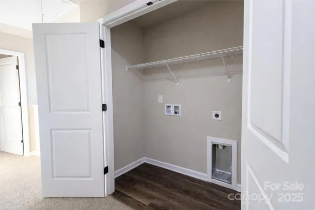 a view of utility room