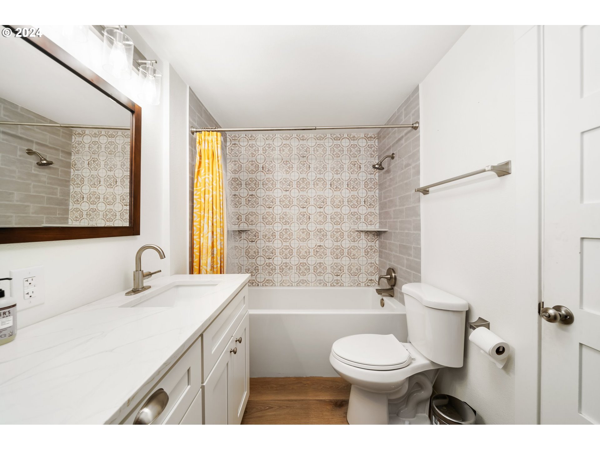 3515 G Street Vancouver, WA 98663 - Photo 19 of 34 Attached Bathroom #1