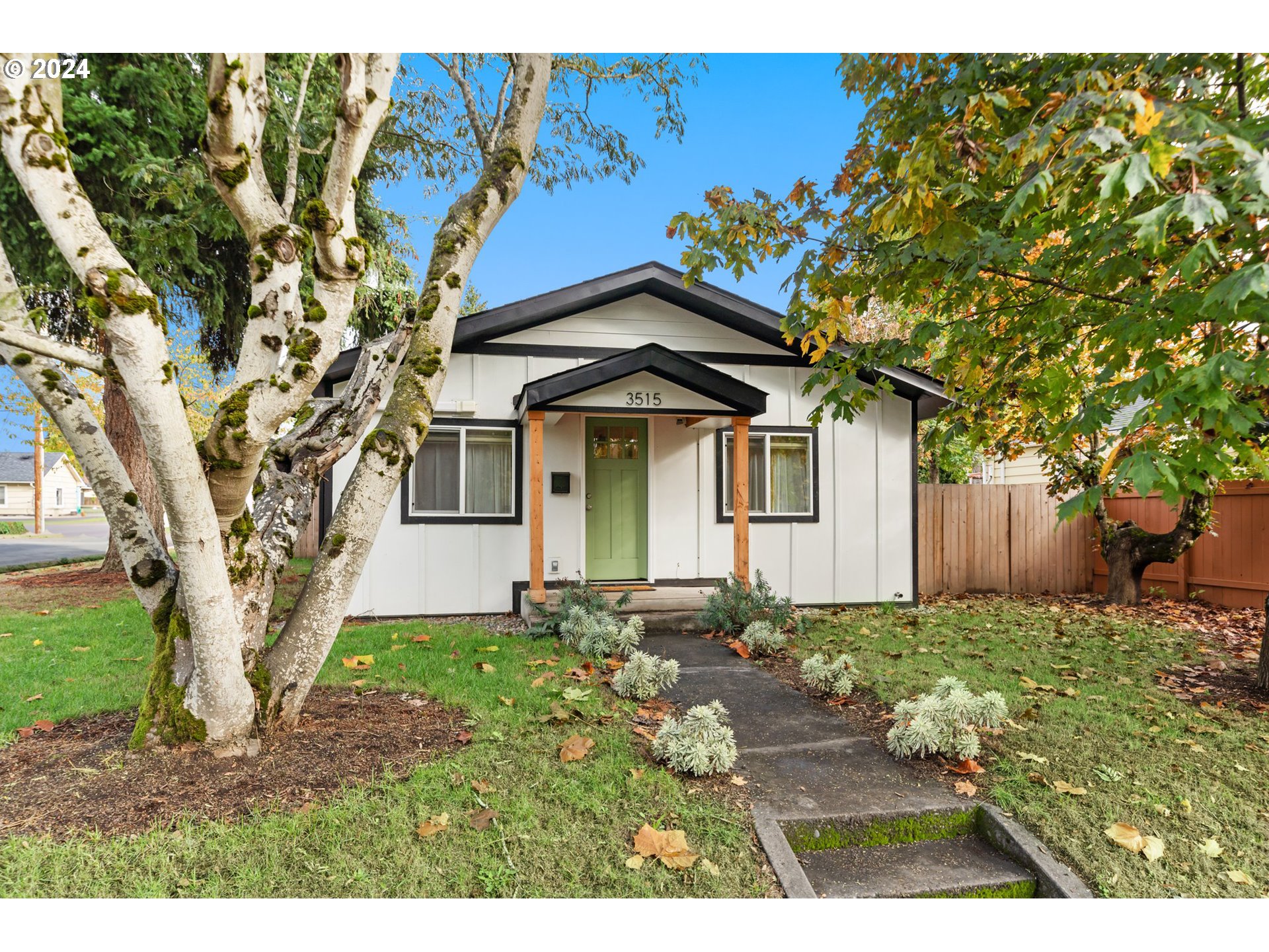 3515 G Street Vancouver, WA 98663 - Photo 3 of 34 Front Yard