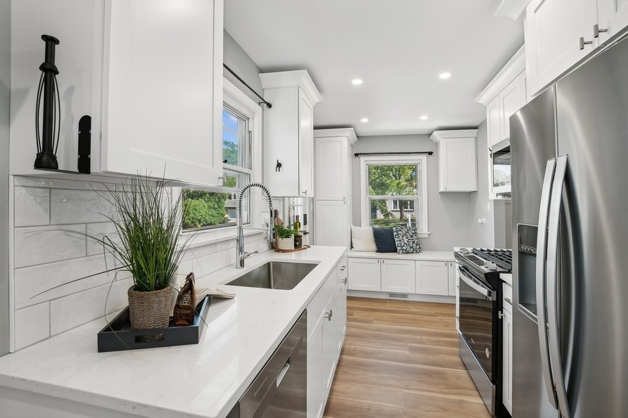 520 Lindley Road Westmont, IL 60559 - Photo 4 of 20 Gallery Image 4