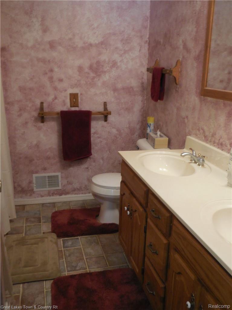1681 Slater Road Lapeer, MI 48446 - Photo 10 of 29 0150 DSCN6481.JPG