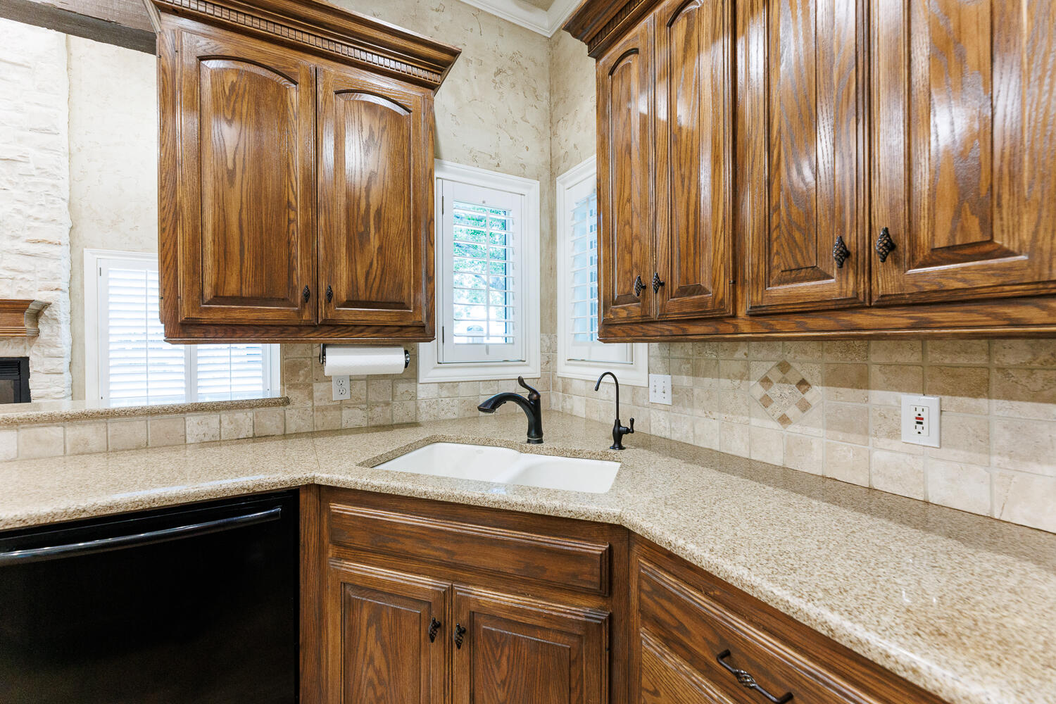 9809 Topeka Avenue Lubbock, TX 79424 - Photo 29 of 87 Kitchen